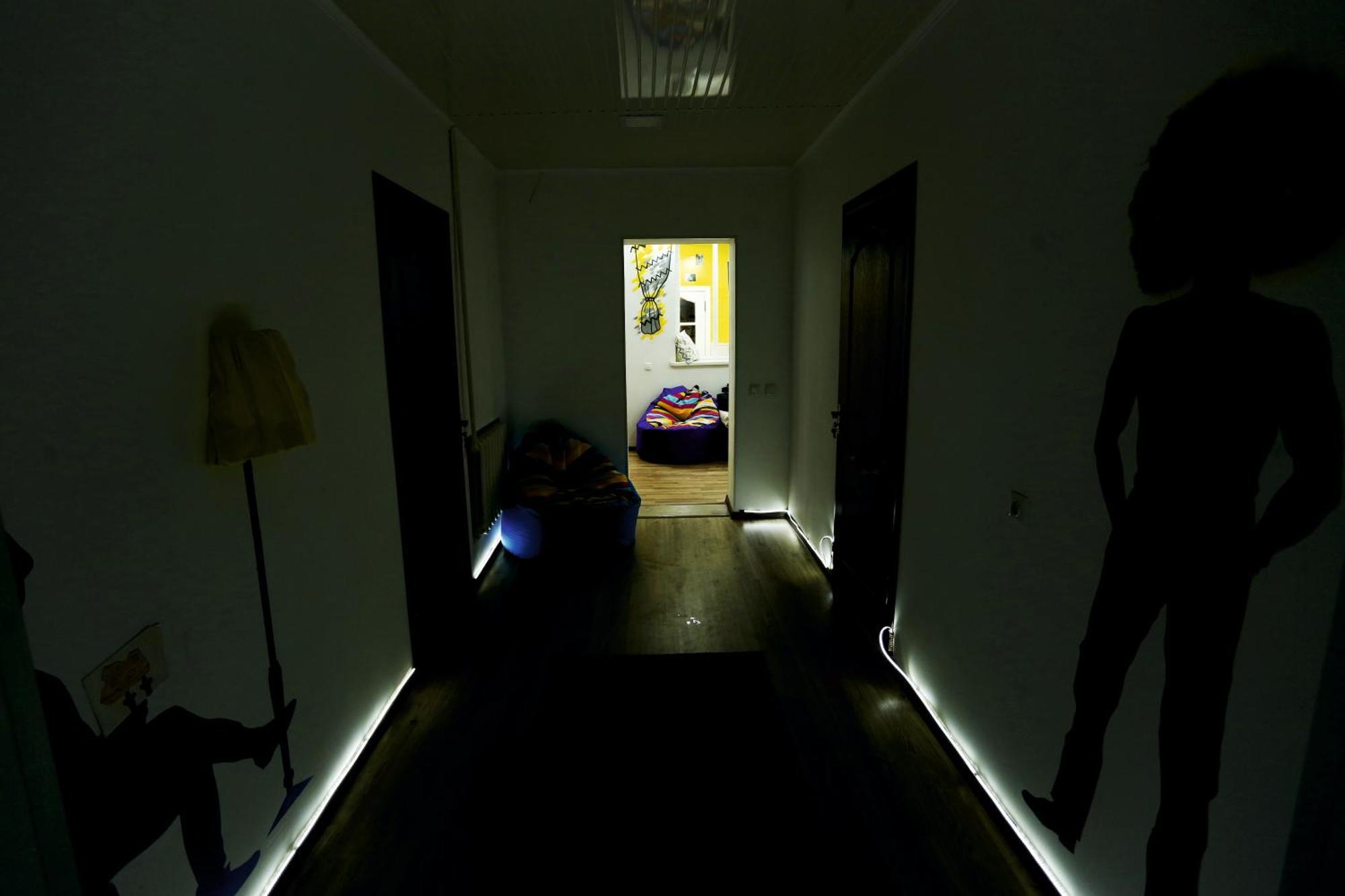 Хостел Interhouse Каракол Экстерьер фото