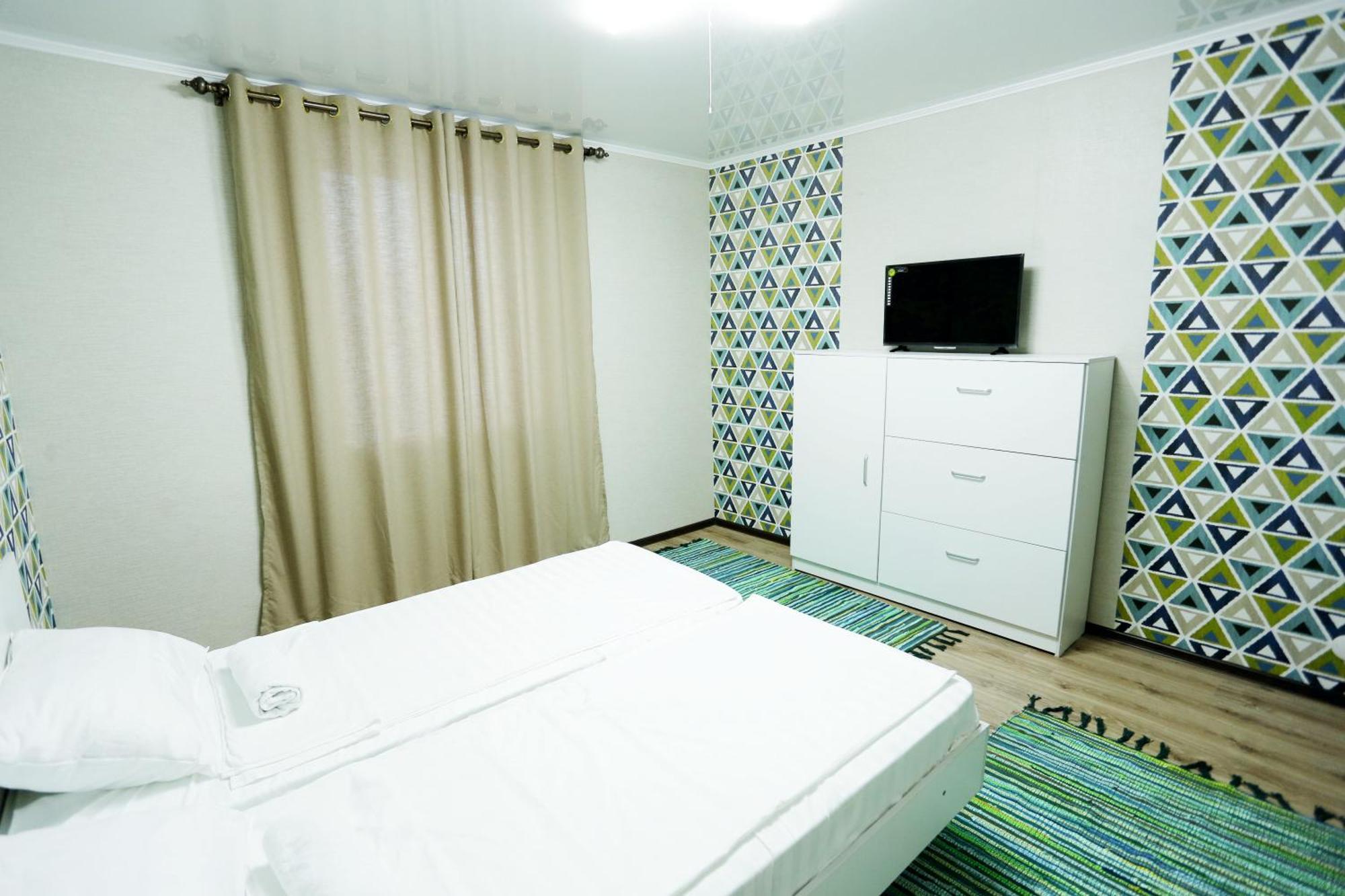 Хостел Interhouse Каракол Экстерьер фото