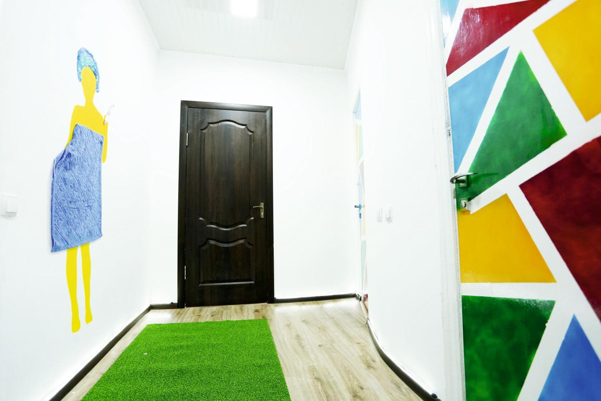 Хостел Interhouse Каракол Экстерьер фото