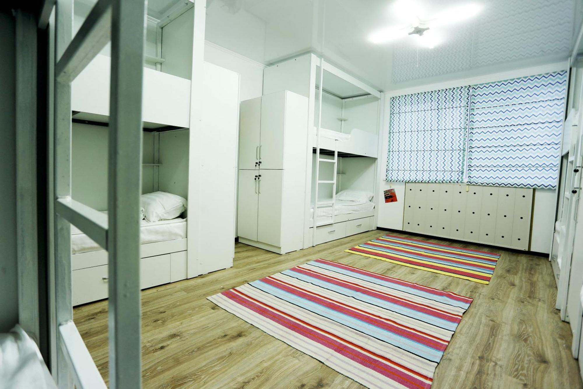 Хостел Interhouse Каракол Экстерьер фото