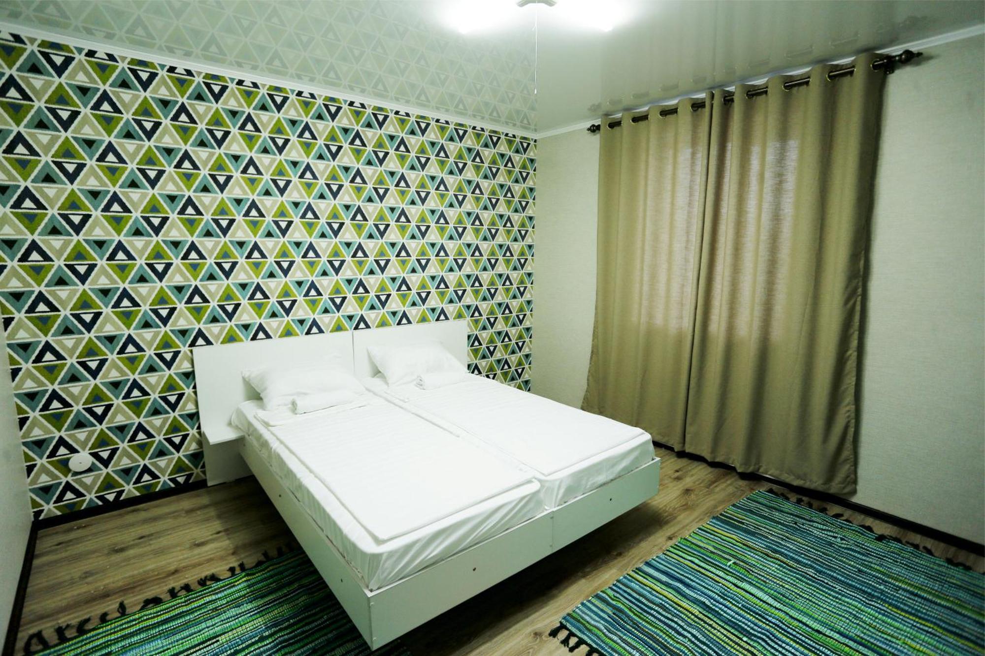 Хостел Interhouse Каракол Экстерьер фото