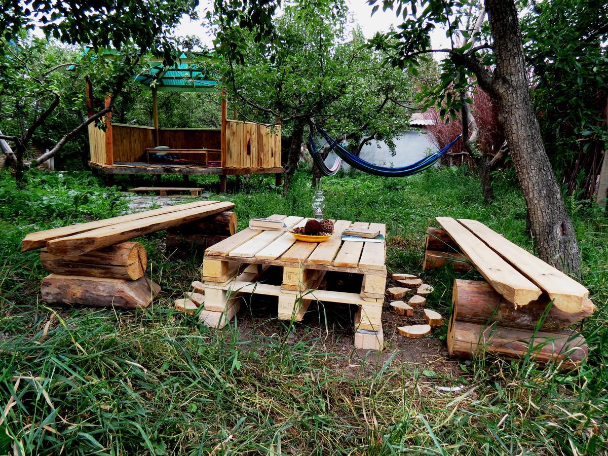 Хостел Interhouse Каракол Экстерьер фото