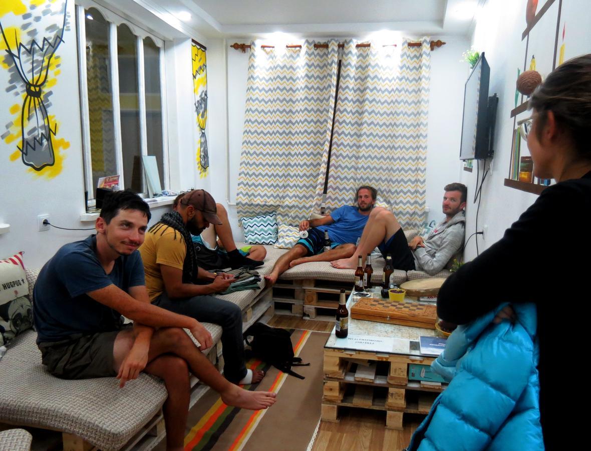 Хостел Interhouse Каракол Экстерьер фото